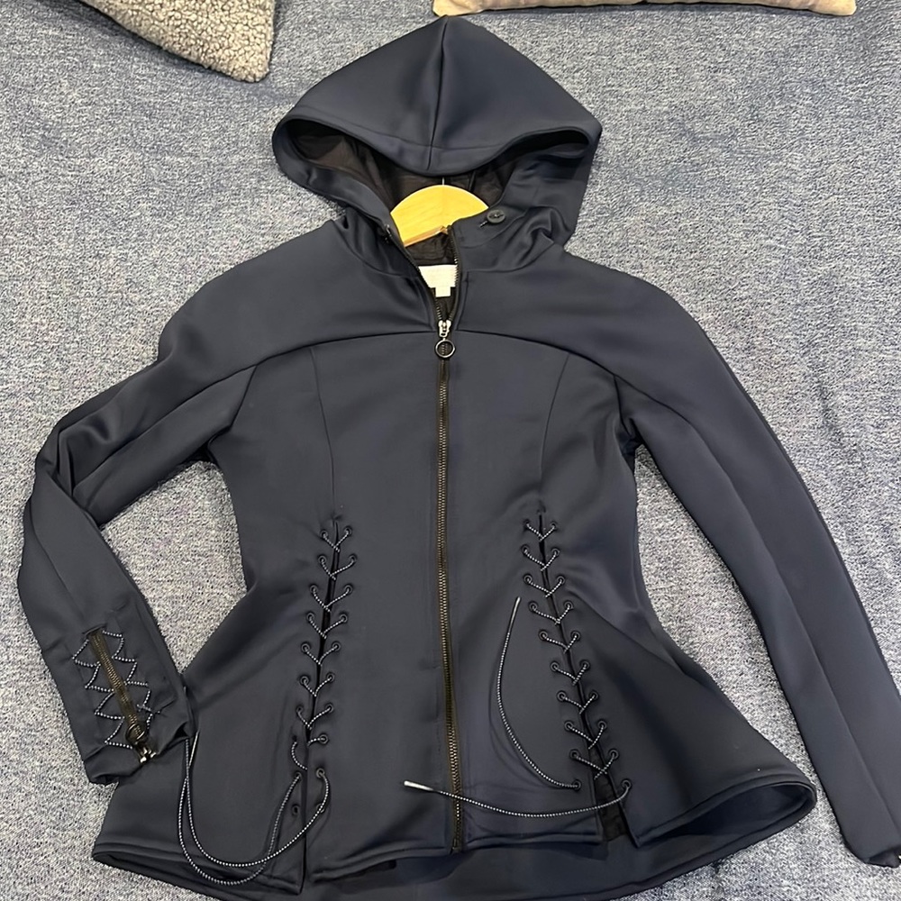 THE MOST FLATTERING JACKET